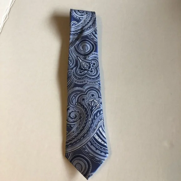 DONALD J. TRUMP Signature Collection, All Silk Tie, Ready To Wear - Picture 7 of 8